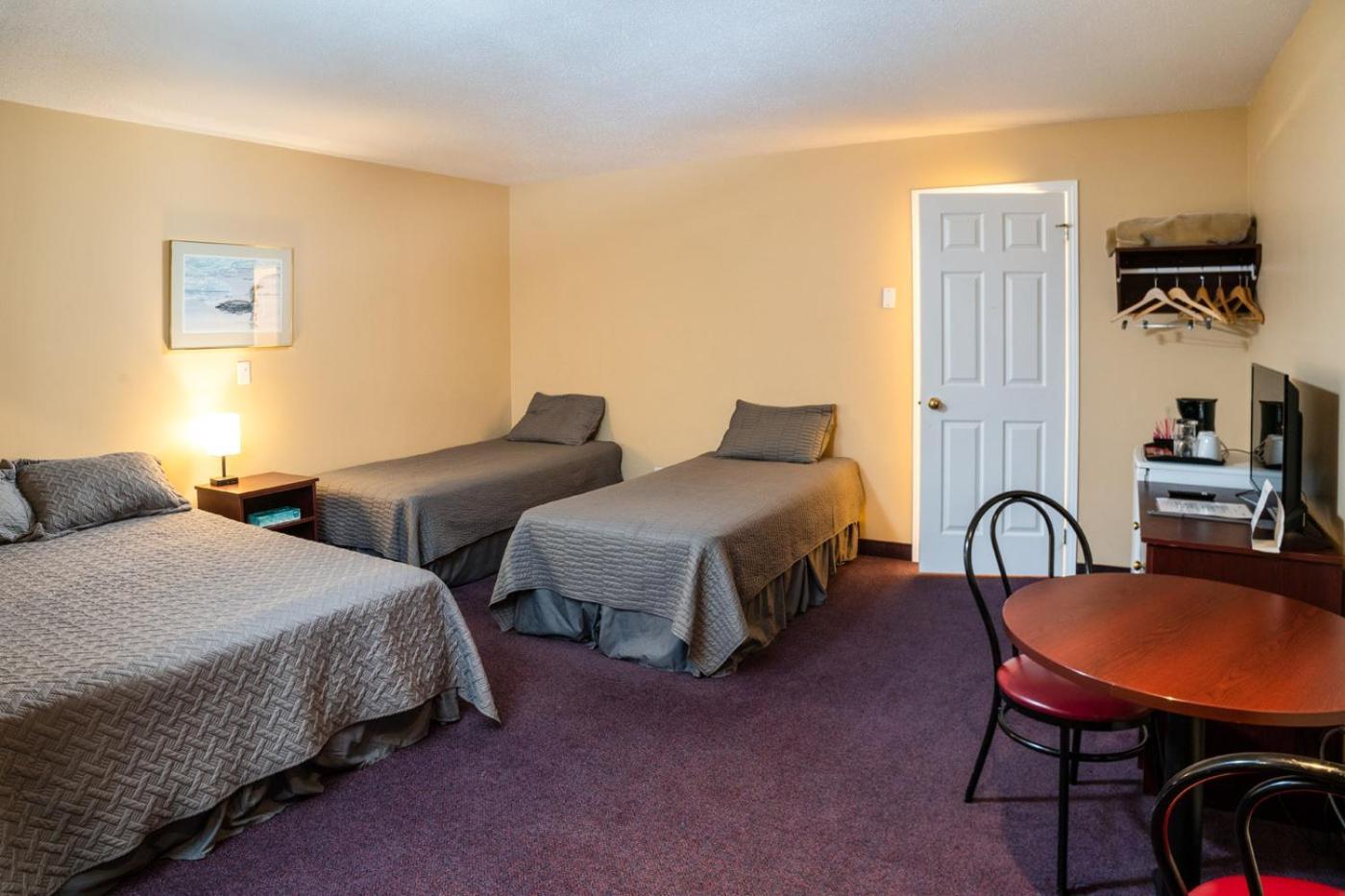 Auberge Royal Papineau Notre-Dame-de-la-Salette Esterno foto